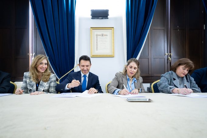 Impulsan un protocolo para fomentar la educación financiera