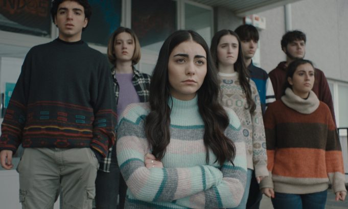 As Neves, una perfecta fábula gallega sobre la hiperconectividad y el aislamiento juvenil